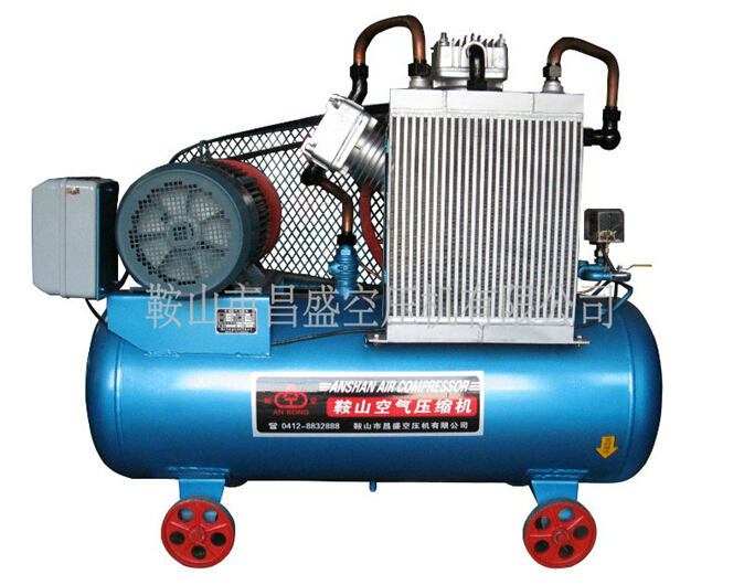 【噴漆無(wú)油空壓機(jī)】換油的小竅門(mén)。